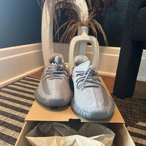 Men’s Adidas Yeezy Gray Sneakers